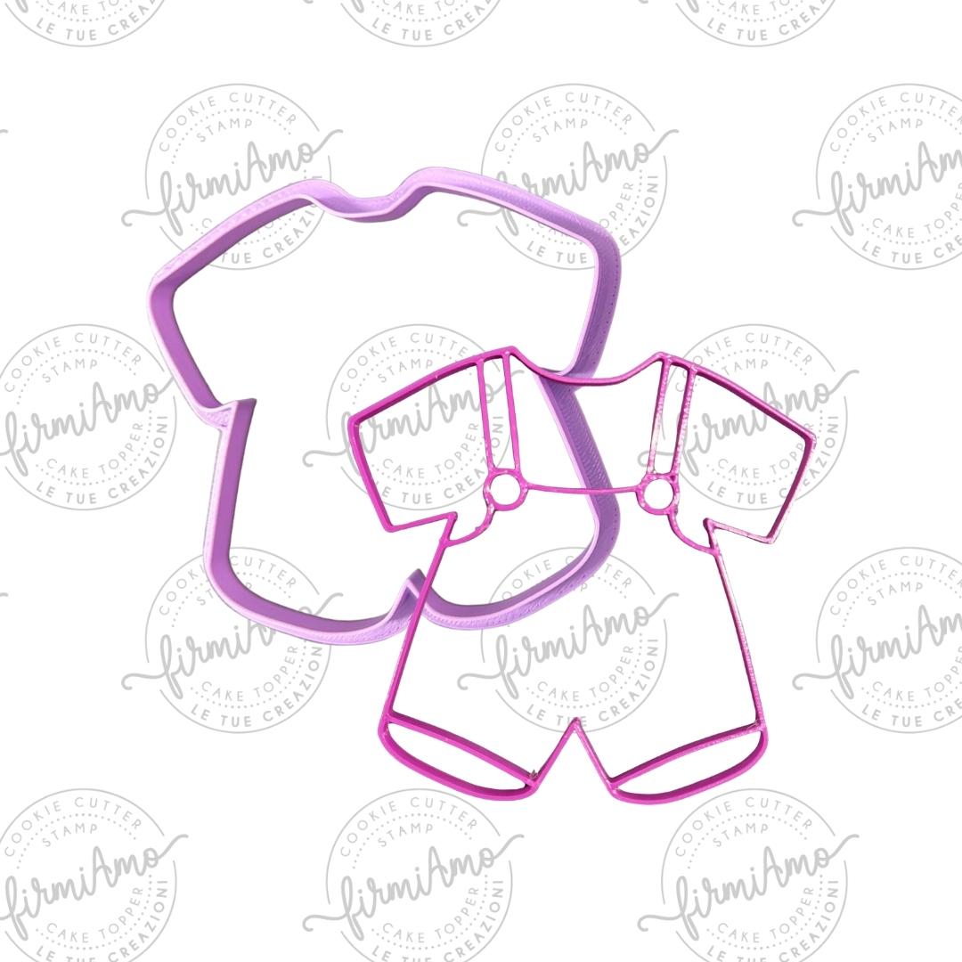 Latzhose mit T-Shirt-Stempel