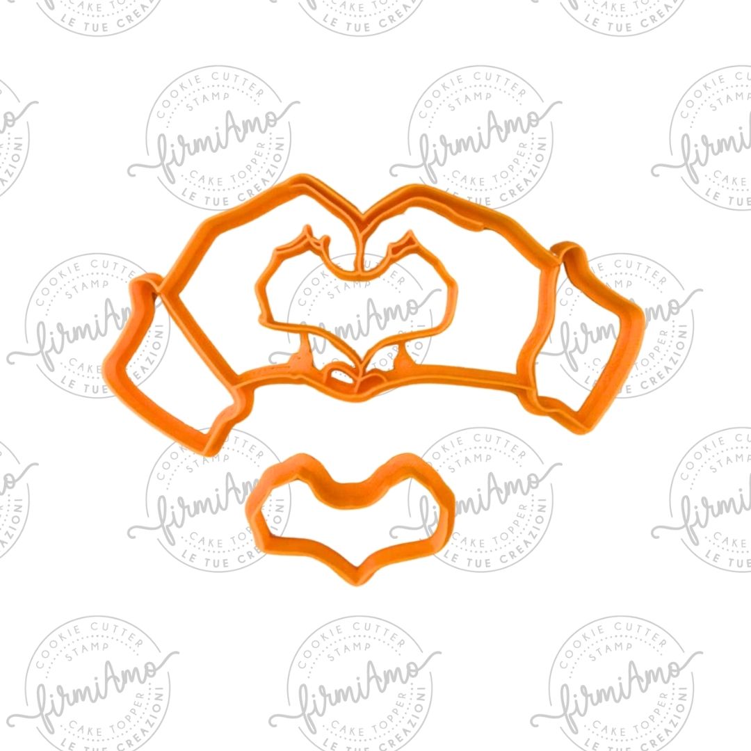 MAINS EN AMOUR