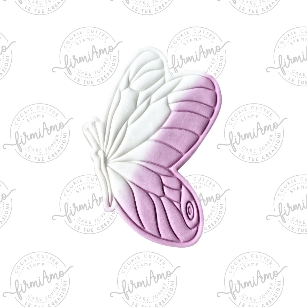 Bär mit Schmetterling